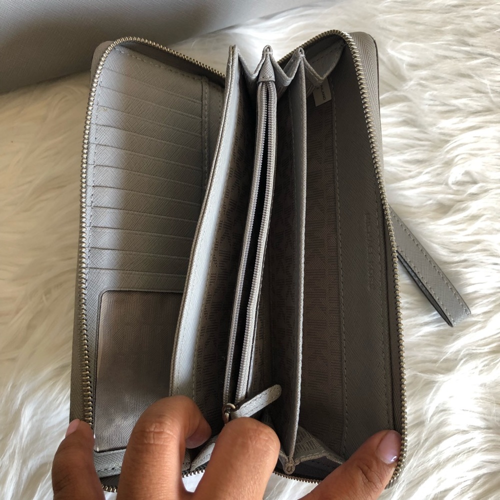 MICHAEL Michael Kors Large Jet Set Saffiano Bundle - Picture 8 of 8